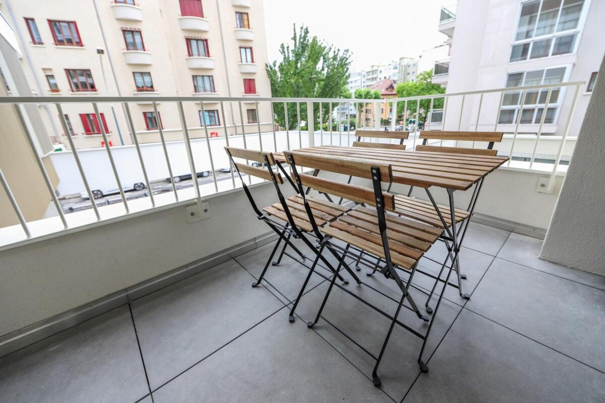 Le Romain - 1-Bedroom With Private Garage Annecy Ngoại thất bức ảnh